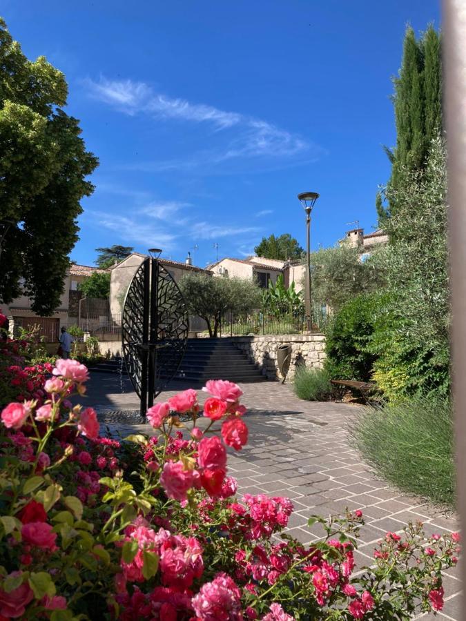 T2 Classé 2* calme au coeur du village provençale Gréoux-les-Bains Exterior foto