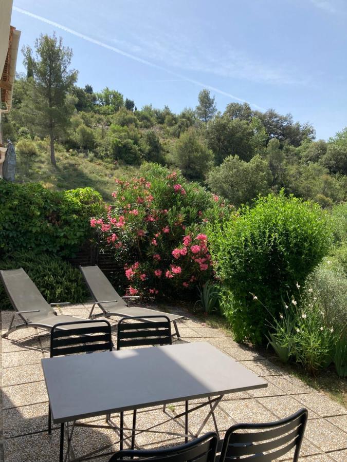 T2 Classé 2* calme au coeur du village provençale Gréoux-les-Bains Exterior foto